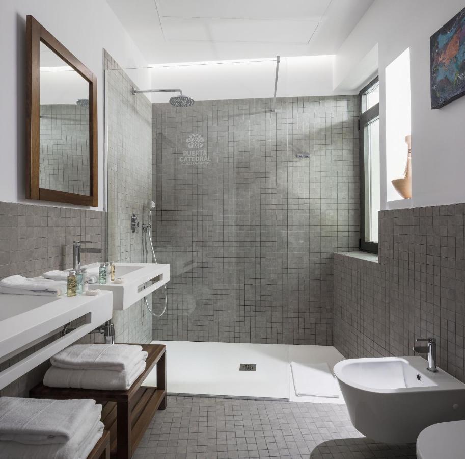 Puerta Catedral Holiday Suites Sevilla Eksteriør bilde