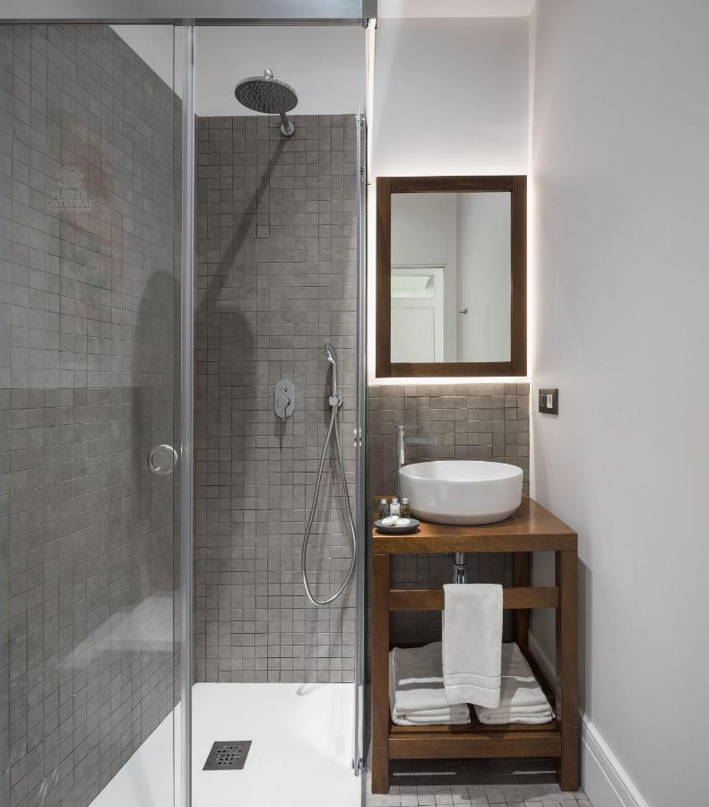 Puerta Catedral Holiday Suites Sevilla Eksteriør bilde